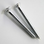 Śruba łącząca korpus z gryfem WO4,2x45 CR