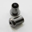 Tuleja do montażu strun przez korpus (góra)